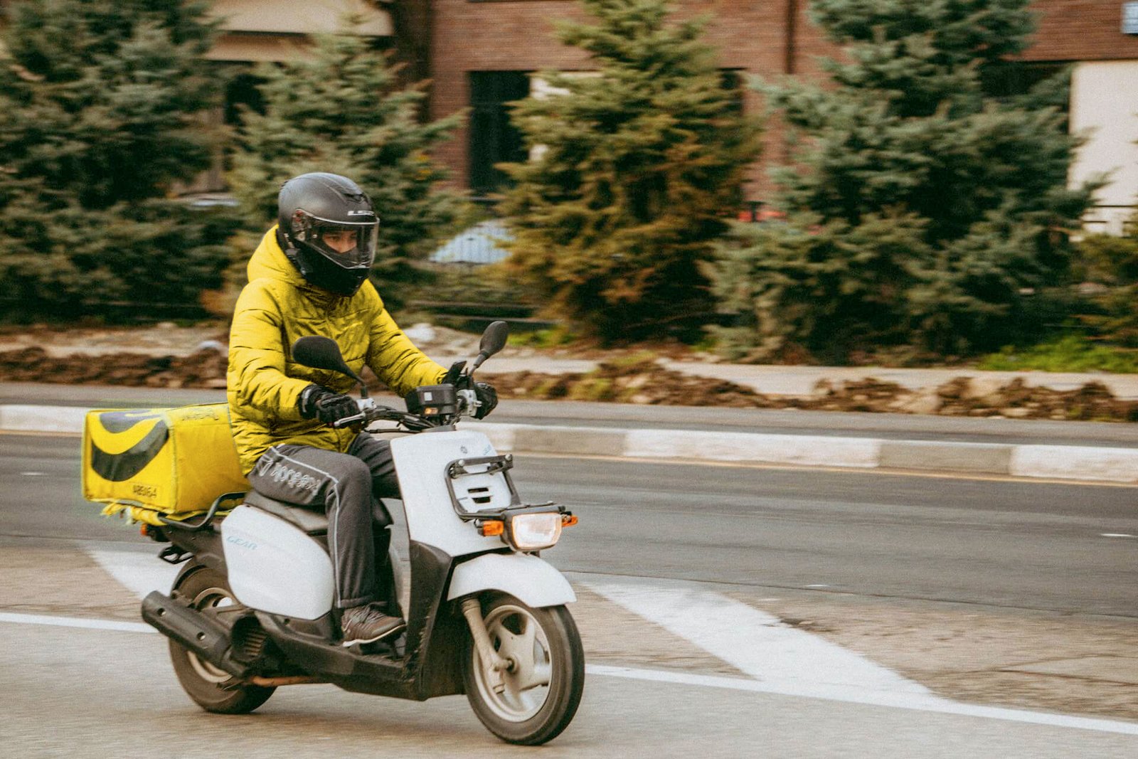 repartidor-1-amarillo